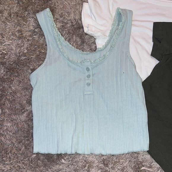4pc crop top green pink and white - Picture 6 of 9
